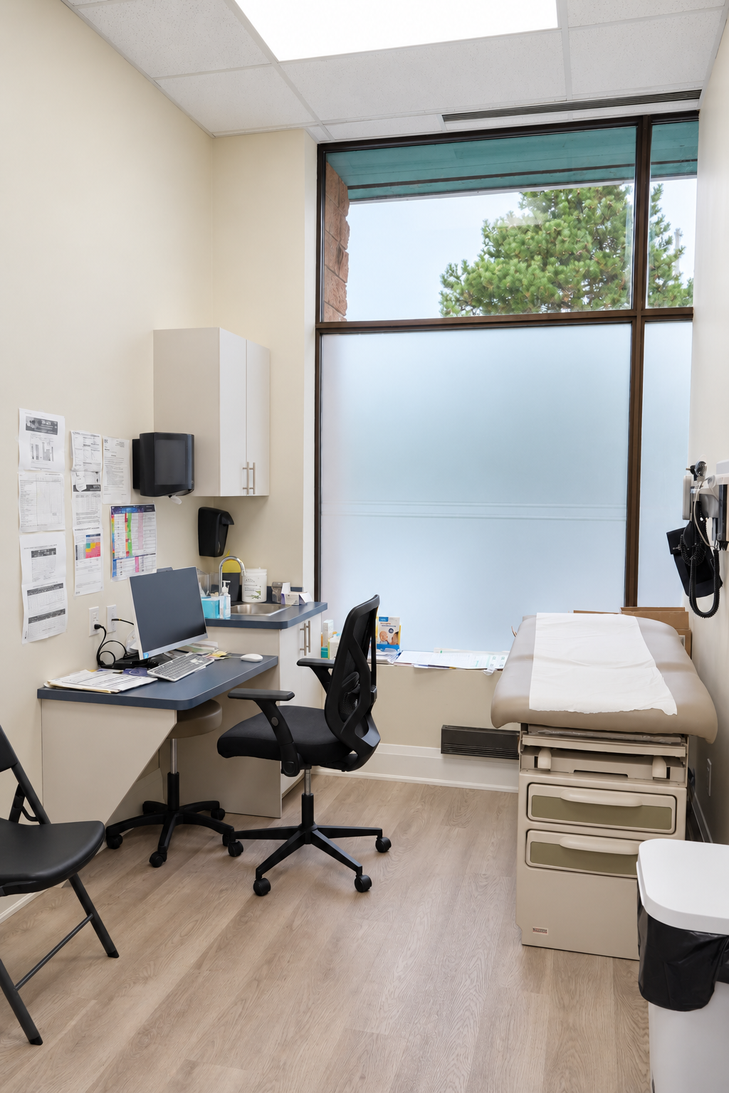 Exam room at the South Barrie Clinic